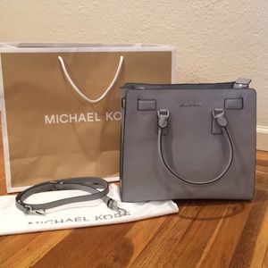 Micheal Kors purse